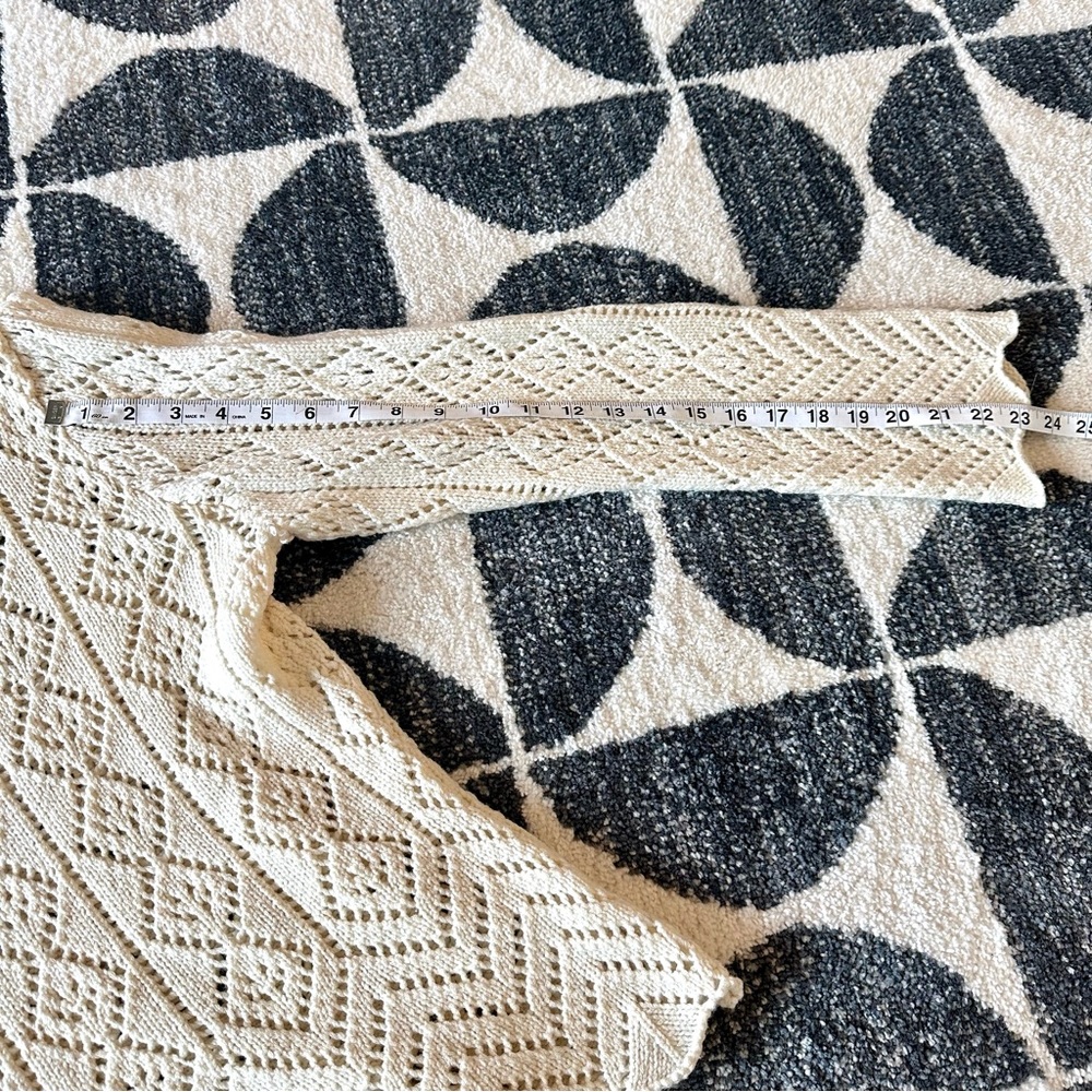 Stunning Vintage Knit Eyelet Scalloped Sweater - Picture 11 of 11